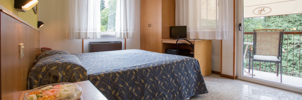 Hotel Benacus, Rooms and breakfast in Bardolino